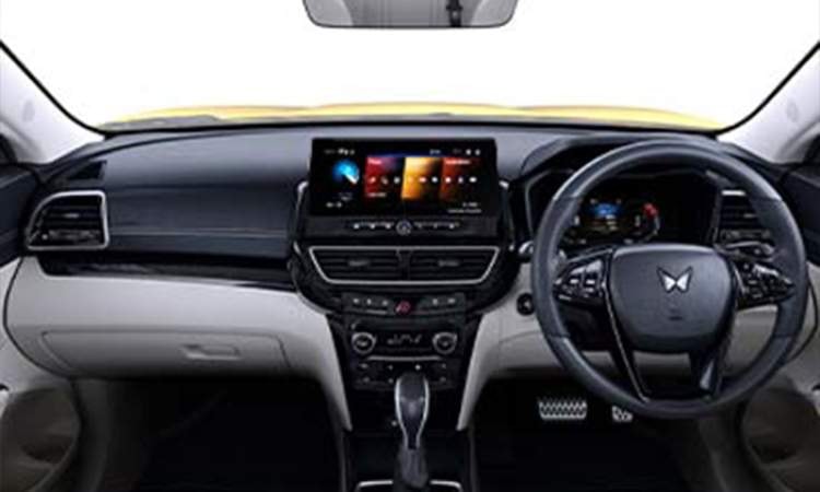 Twin HD Infotainment & Fully Digital Cluster Twin HD Infotainment & Fully Digital Cluster