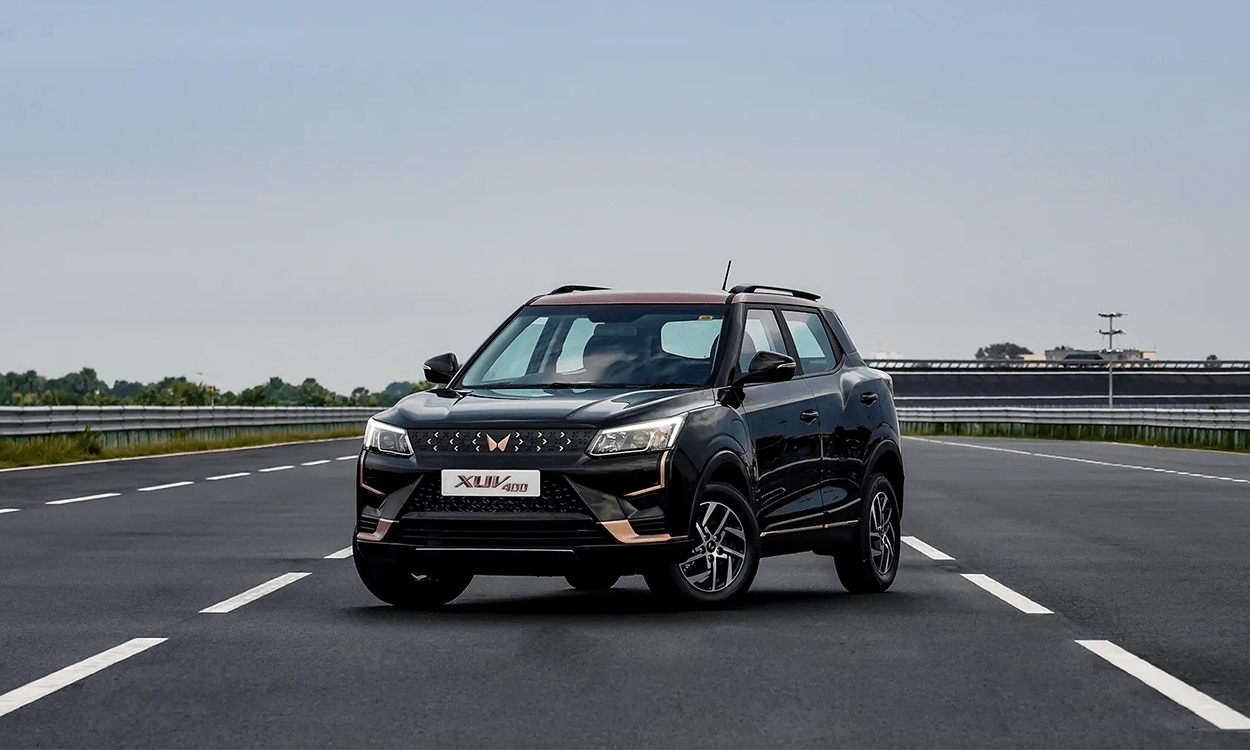 Mahindra Xuv400 Leftsideview Mahindra Xuv400 Leftsideview