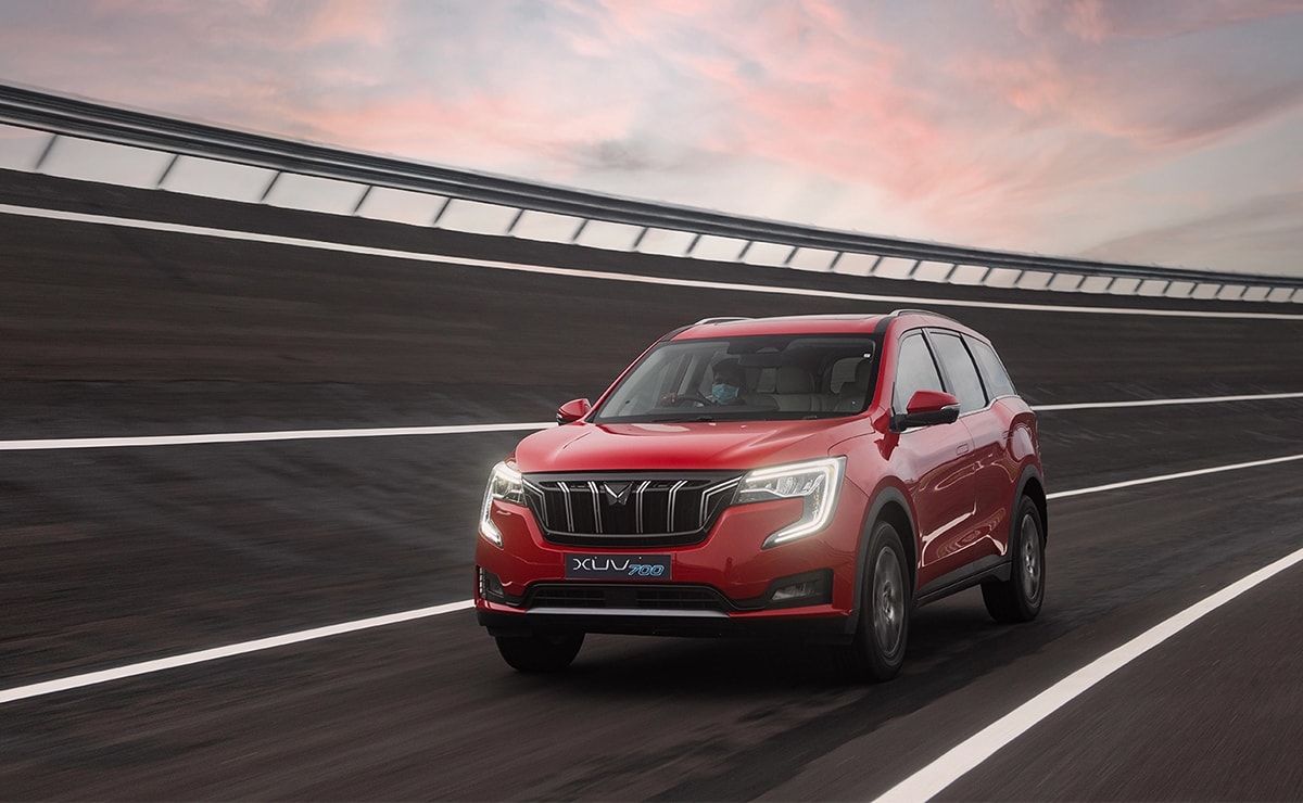 Mahindra Xuv 700 Track Mahindra Xuv 700 Track