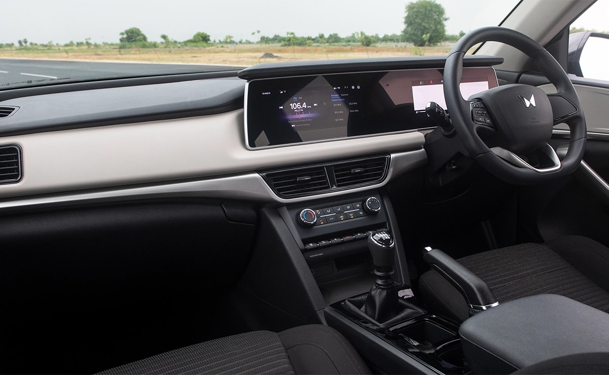 Mahindra Xuv 700 Dashboard Mahindra Xuv 700 Dashboard