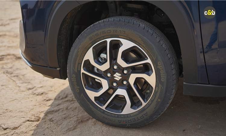 Maruti Suzuki Invicto Wheels Maruti Suzuki Invicto Wheels