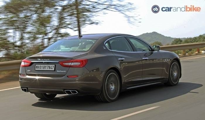 Maserati Quattroporte Runing Rear Side Veiw Maserati Quattroporte Runing Rear Side Veiw