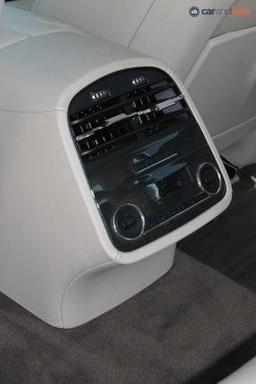 Maserati Quattroporte Ac And Media Control Rear Seat