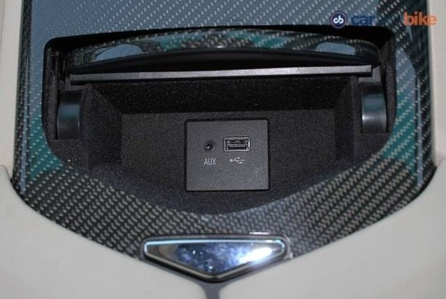 Maserati Quattroporte Aux And Usb Connectivity Maserati Quattroporte Aux And Usb Connectivity