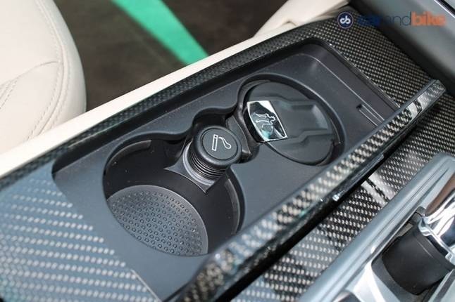 Maserati Quattroporte Cup And Bottle Holder Maserati Quattroporte Cup And Bottle Holder