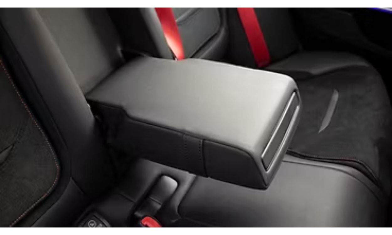 Mercedes Amg C43 Rear Row Centre Arm Rest Mercedes Amg C43 Rear Row Centre Arm Rest images