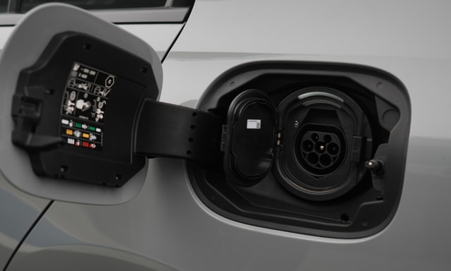 Mercedes Amg C 63 Charging Point Mercedes Amg C 63 Charging Point