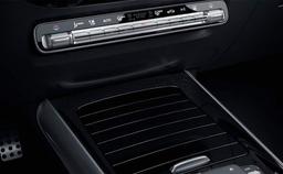 Mercedes Amg Gla 35 Stowage Compartment In Centre Console Retractable Cover