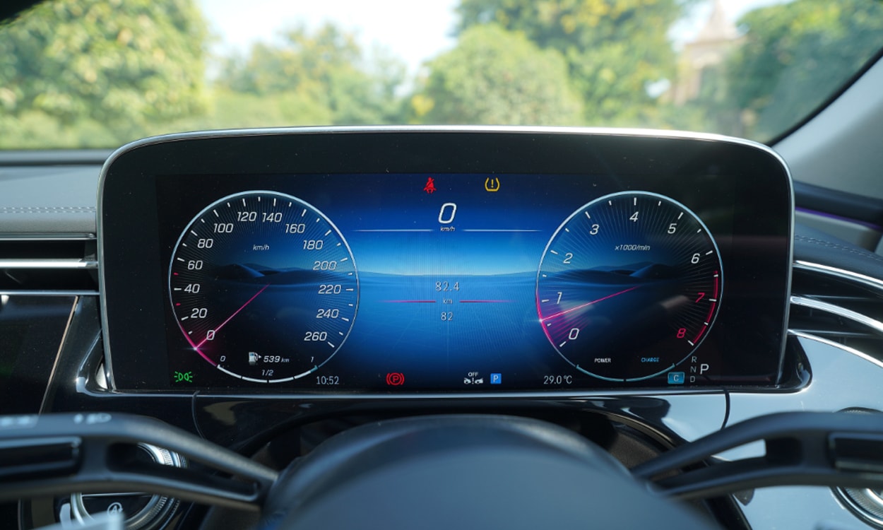 Mercedes Benz E220d Speedometr Mercedes Benz E220d Speedometr images