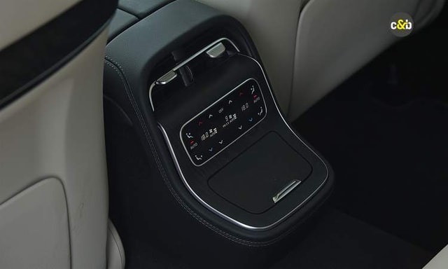 Mercedes Benz E220d RearAC Mercedes Benz E220d RearAC