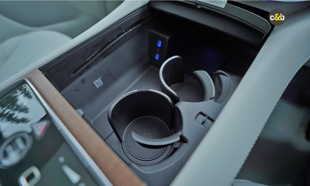 Mercedes Benz Eqe Cupholder With Charger Mercedes Benz Eqe Cupholder With Charger