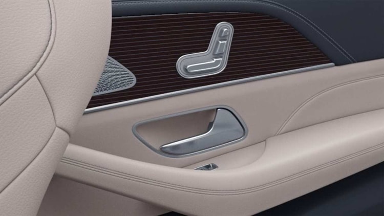 Electrically Adjustable Rear Seats Electrically Adjustable Rear Seats