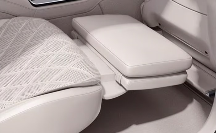 Calf massage in the rear Calf massage in the rear