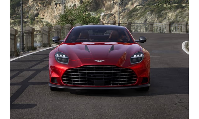 Aston Martin V12 Vanquish Front View Aston Martin V12 Vanquish Front View