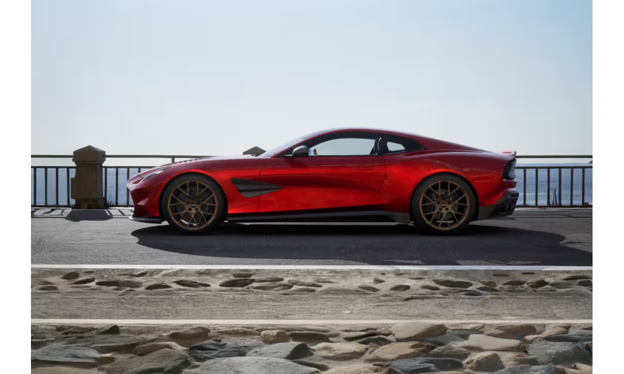 Aston Martin V12 Vanquish Left Side View Aston Martin V12 Vanquish Left Side View