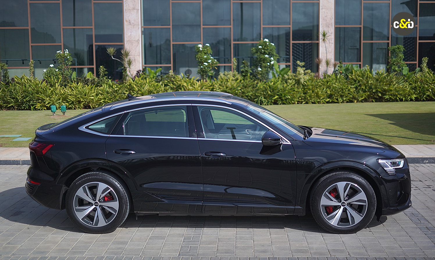 Audi Q8 Etron Sideview Audi Q8 Etron Sideview