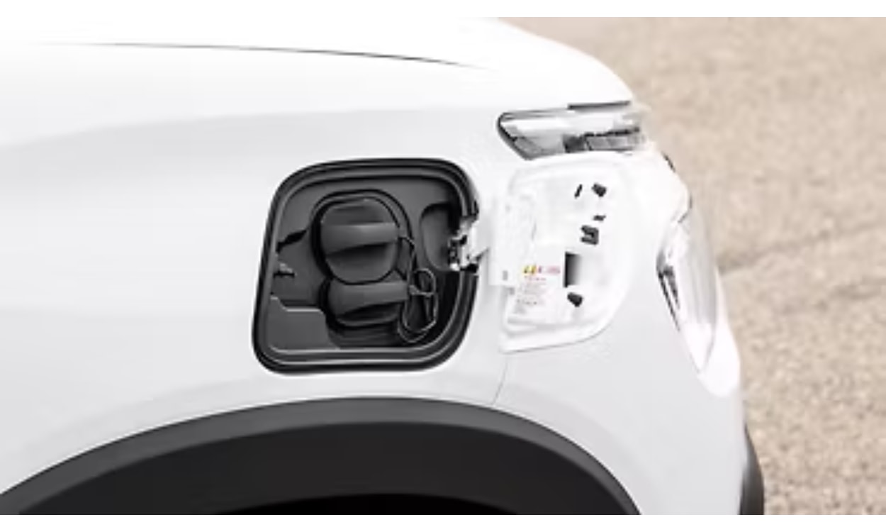 Ec3 Exterior Open Fuel Lid Ec3 Exterior Open Fuel Lid images