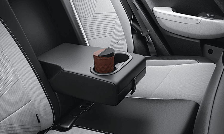 Hyundai_venue_rear_cupholder Hyundai_venue_rear_cupholder