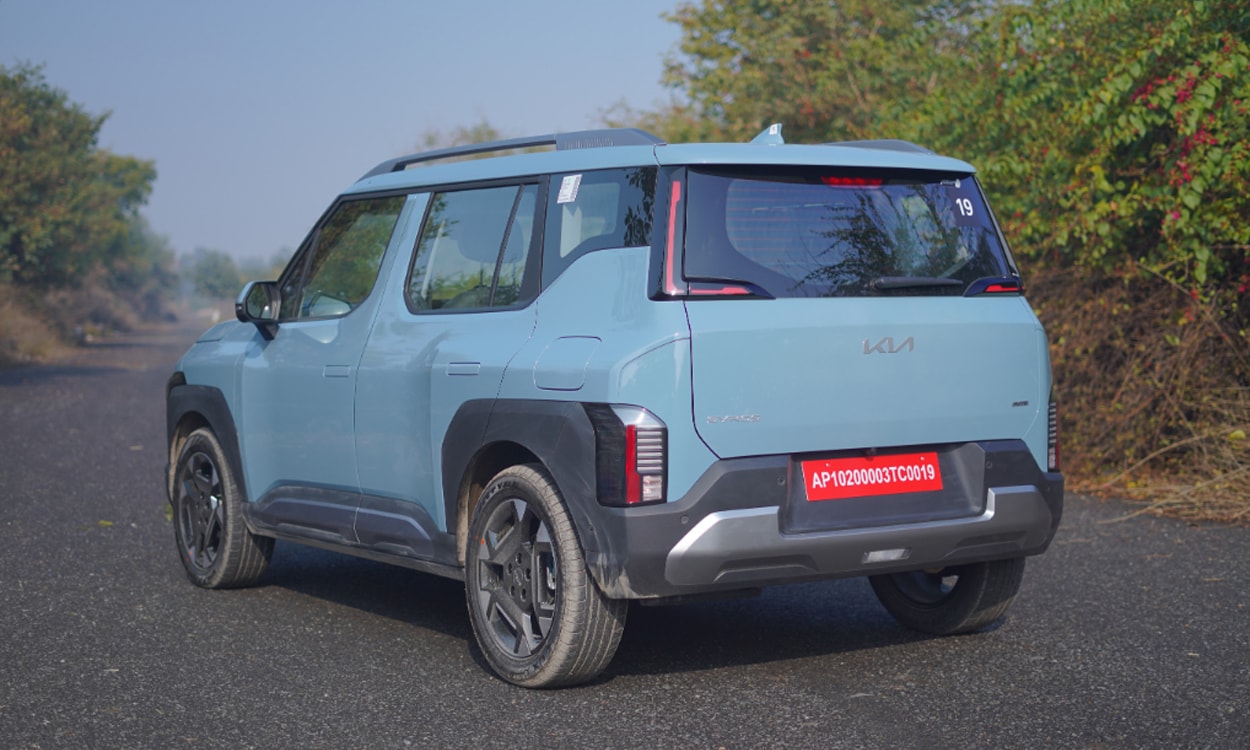 Kia Syros Rear Kia Syros Rear images