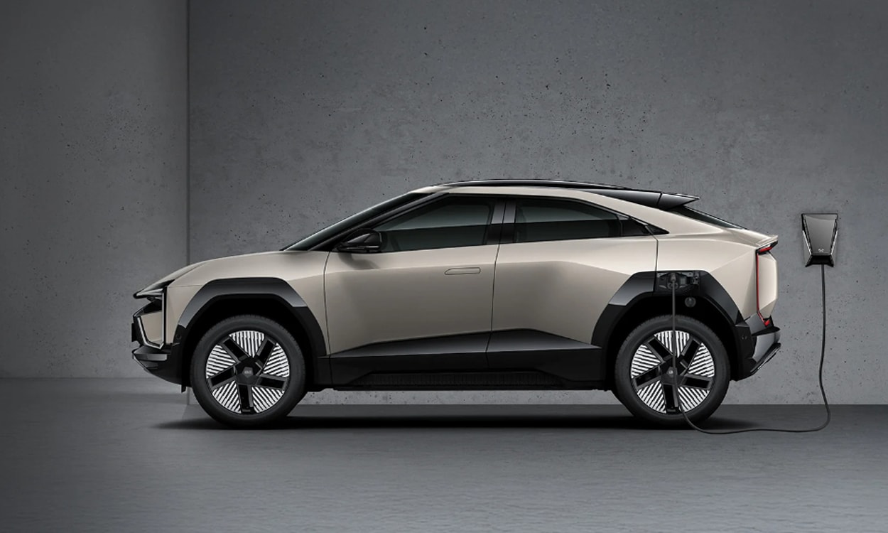 Mahindra Be6e Side Front Mahindra Be6e Side Front