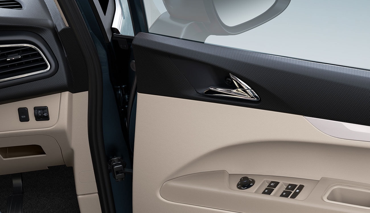 Marazzo Interier Chrome Accents Marazzo Interier Chrome Accents