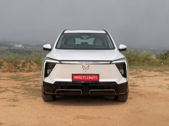 Mahindra Xev 9s Front View Mahindra Xev 9s Front View