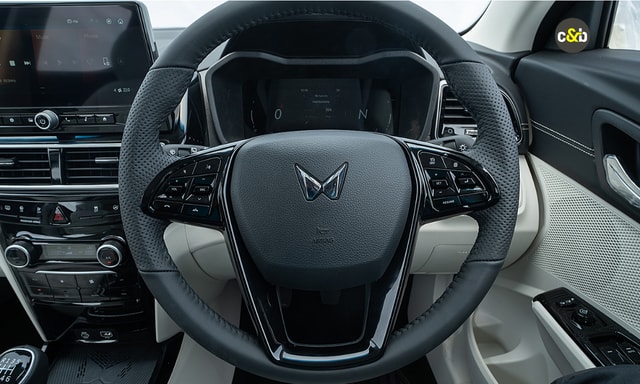 Mahindra 3xo Steering Mahindra 3xo Steering