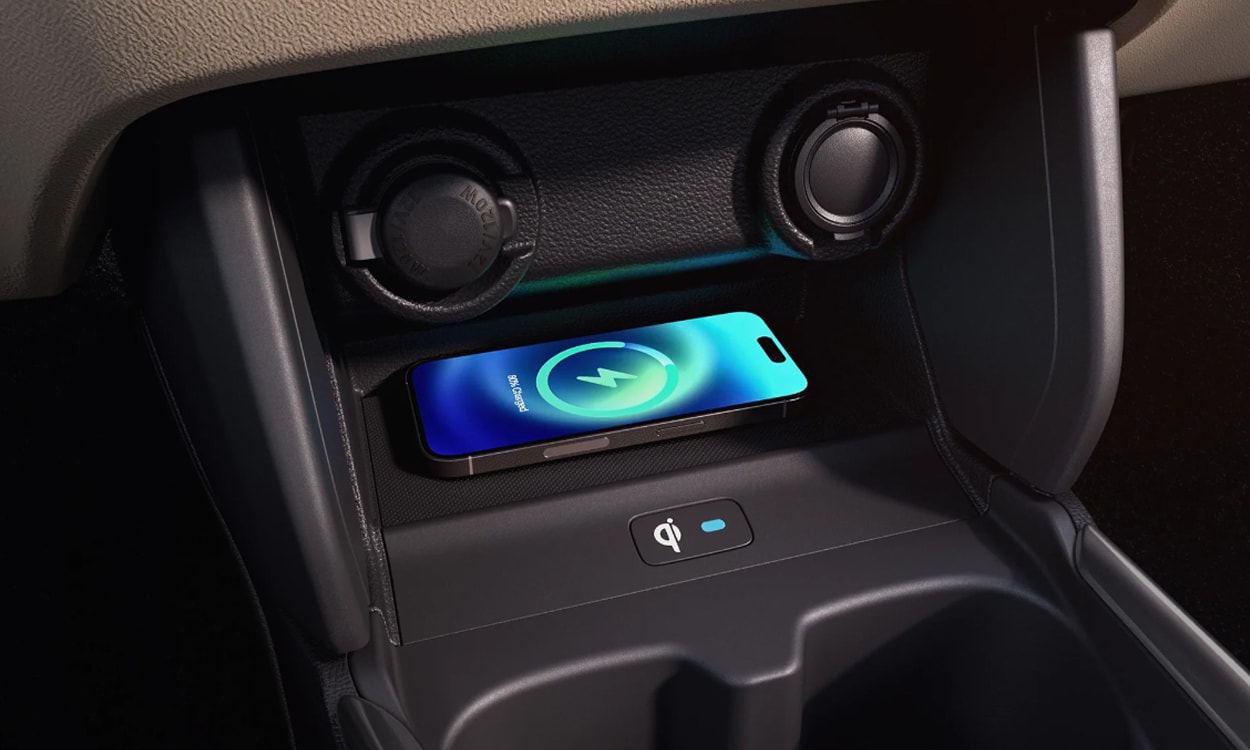 New Maruti Suzuki Dzire Wireless Charger New Maruti Suzuki Dzire Wireless Charger