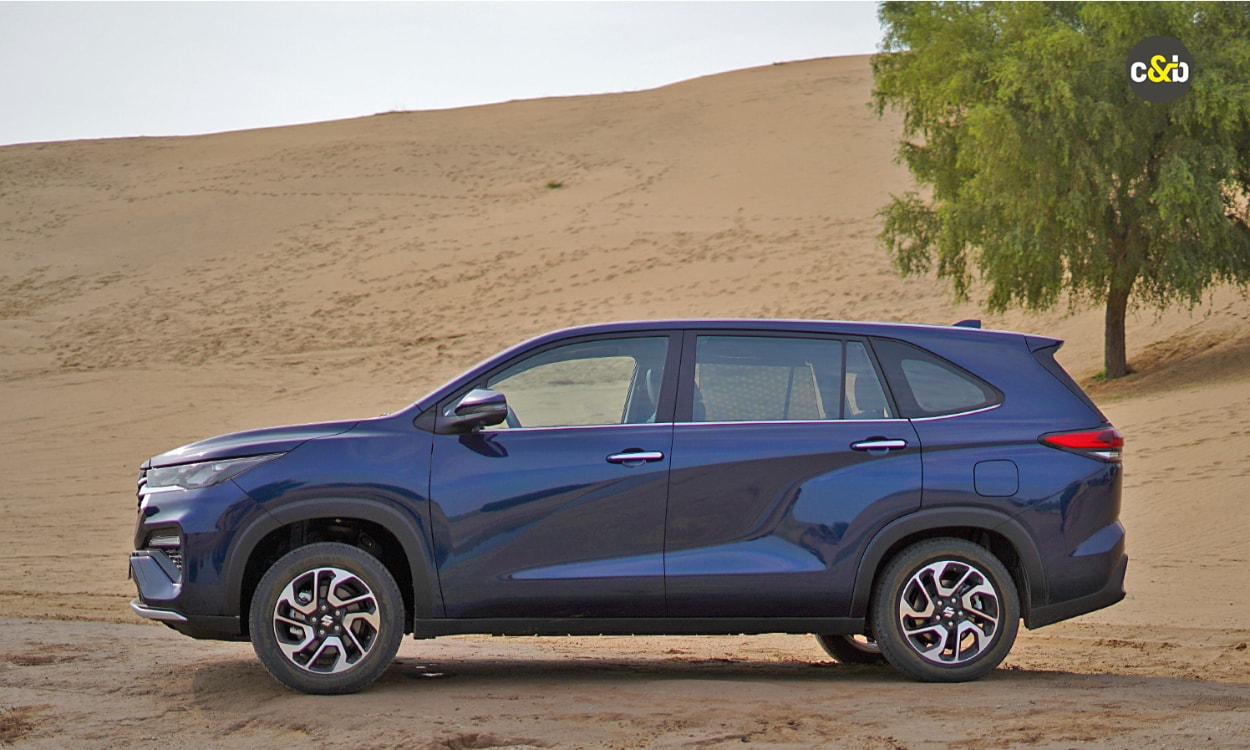 Maruti Suzuki Invicto Sideview Maruti Suzuki Invicto Sideview images