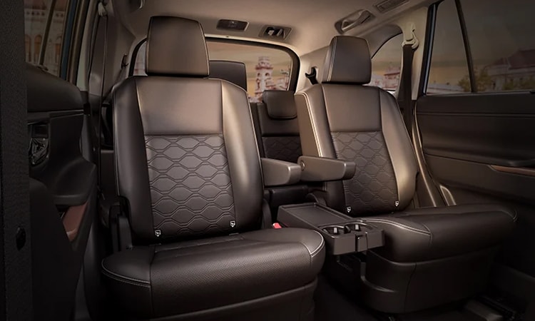 Maruti suzuki invicto interior Maruti suzuki invicto interior images