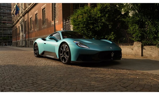 Mc Pura Front Right Shadow View Desktop Mc Pura Front Right Shadow View Desktop