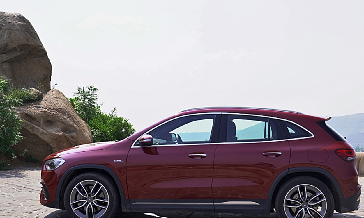 Mercedes Amg Gla 35 Rightsideview Mercedes Amg Gla 35 Rightsideview