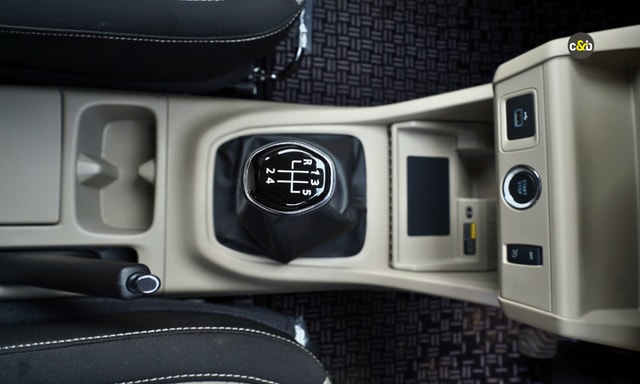 2025 Renault Triber Gear 2025 Renault Triber Gear