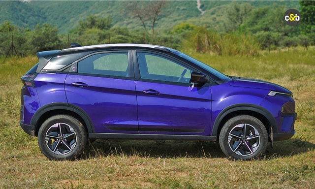 Tata Nexon Sideview Blue Tata Nexon Sideview Blue
