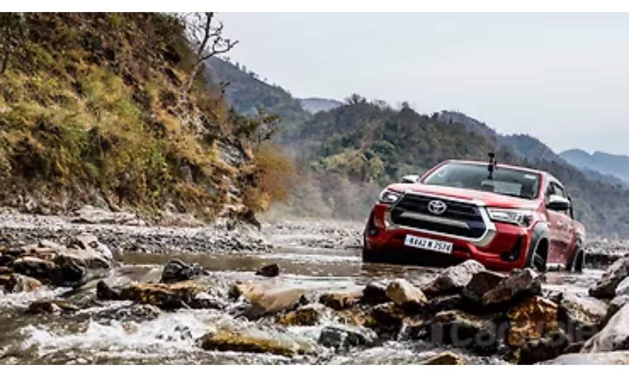 Toyota Hilux Left Front Three Quarter Toyota Hilux Left Front Three Quarter images