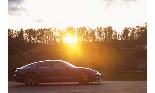 Porsche Taycan Tursimo Rideview 2 Porsche Taycan Tursimo Rideview 2