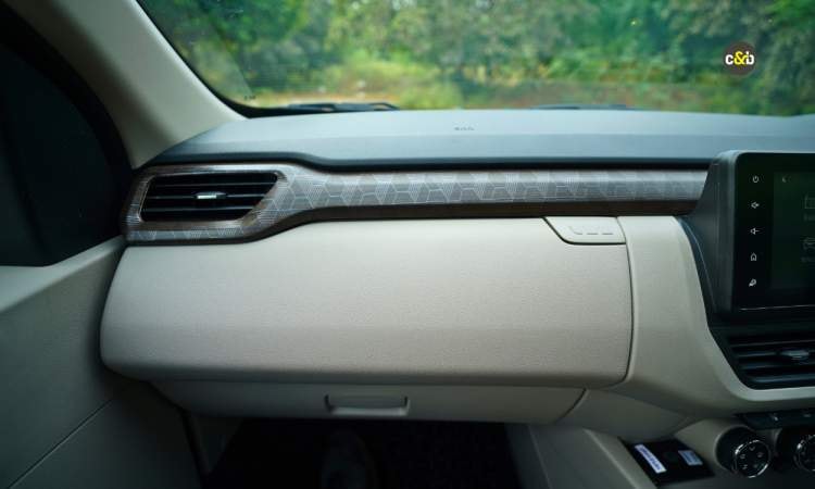 2025 Renault Triber Front Ac 2025 Renault Triber Front Ac images