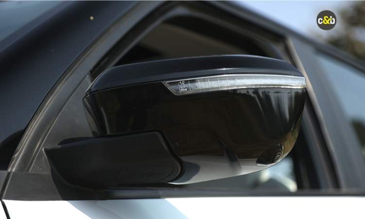 Tata Punch Ev Turn Indicator On Orvm Tata Punch Ev Turn Indicator On Orvm