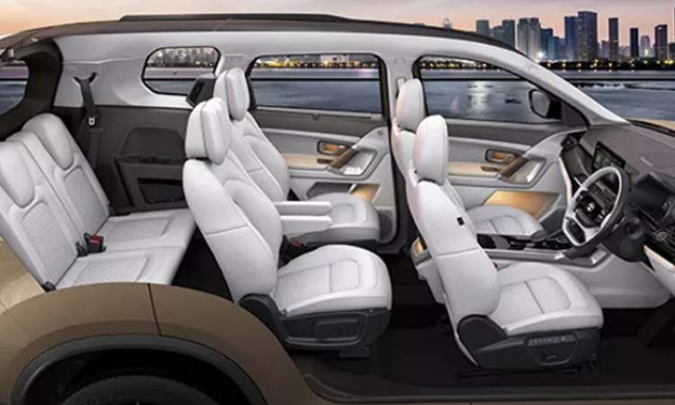 Oyster White & Titan Brown Interior Theme Oyster White & Titan Brown Interior Theme