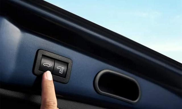Toyota Innova Hycross Rear Door Control