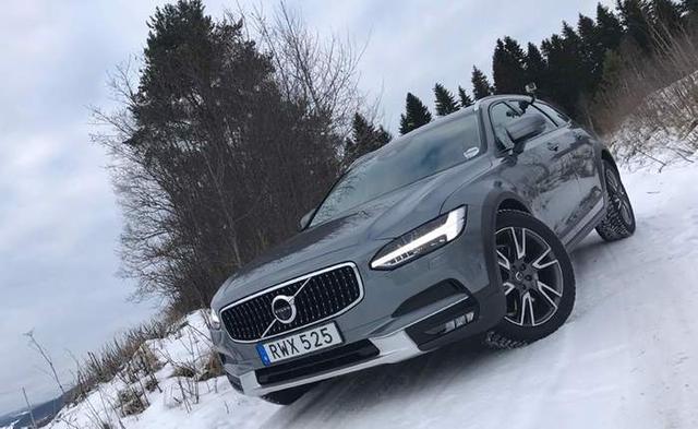 Volvo V90 Cross Country Front