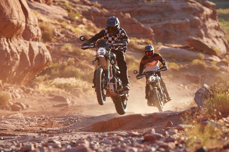 The Triumph Scrambler 1200 range gets a few updates for the new model year. The ‘XC’ model gets replaced by a new ‘X’ variant, while the top-spec ‘XE’ range gets new features. 
