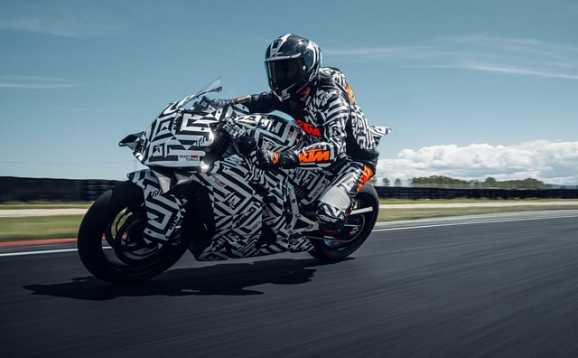 KTM 990 RC R Sportbike Prototype Revealed; Launch In 2025 KTM 990 RC R Sportbike Prototype Revealed; Launch In 2025