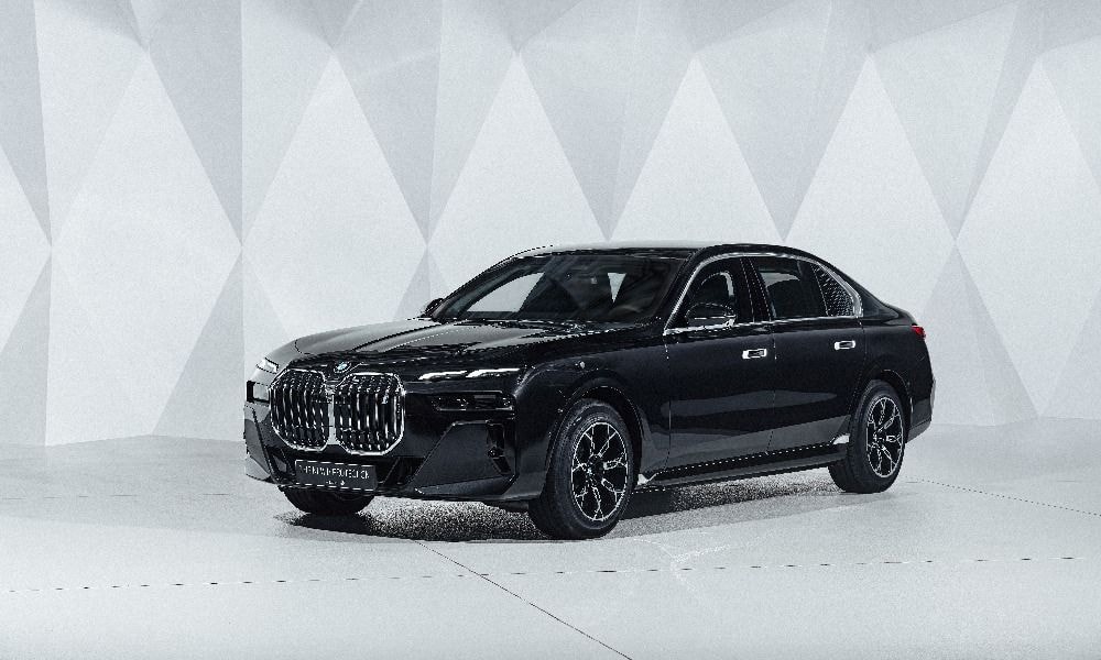 BMW Unveils BMW i7 and 7 Series Protection Models BMW Unveils BMW i7 and 7 Series Protection Models