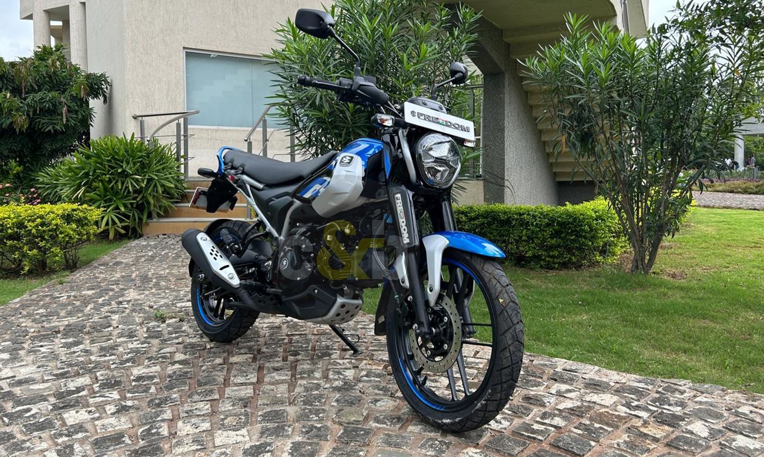 Bajaj Freedom 125 CNG Motorcycle: In Pictures Bajaj Freedom 125 CNG Motorcycle: In Pictures