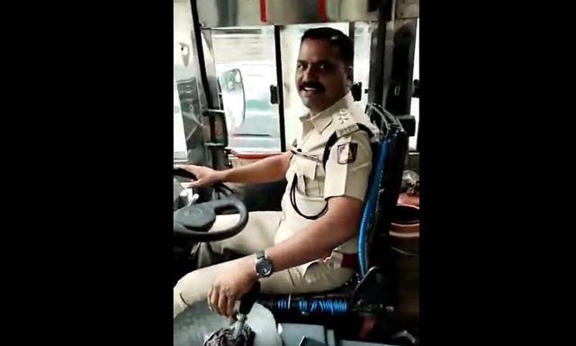 ड्राइवर के बीमार होने के बाद एसीपी ने बेंगलुरु में चलाई सरकारी बस, वीडियो वायरल