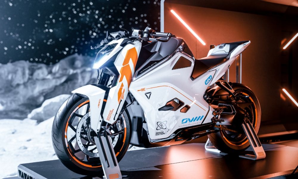 Ultraviolette F77 Space Edition Electric Motorcycle Pays Tribute To Chandrayaan 3; Priced At Rs 5.60 Lakh Ultraviolette F77 Space Edition Electric Motorcycle Pays Tribute To Chandrayaan 3; Priced At Rs 5.60 Lakh