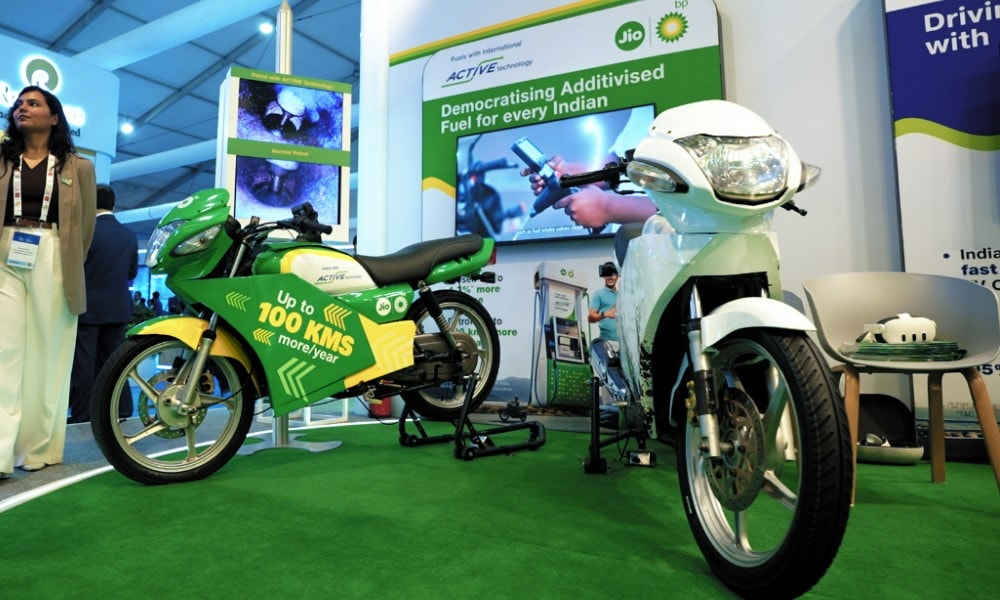 Jio-bp Demonstrates Petrol With ACTIVE Technology Jio-bp Demonstrates Petrol With ACTIVE Technology