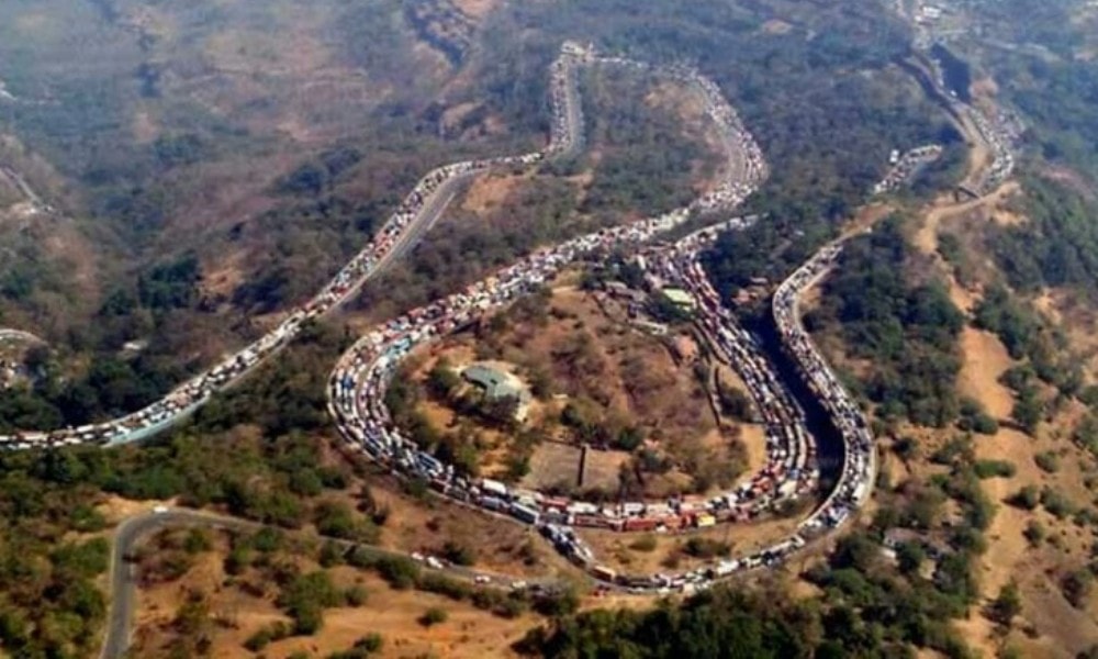 Over 1 Lakh Motorists to Get Toll Refund After Major Mumbai-Pune Expressway Disruption Over 1 Lakh Motorists to Get Toll Refund After Major Mumbai-Pune Expressway Disruption