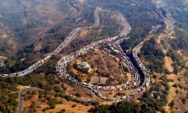 Over 1 Lakh Motorists to Get Toll Refund After Major Mumbai-Pune Expressway Disruption Over 1 Lakh Motorists to Get Toll Refund After Major Mumbai-Pune Expressway Disruption